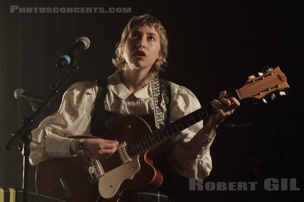 MERRYN JEANN - 2021-10-14 - PARIS - Le Backstage by the mill at O'Sullivans - 